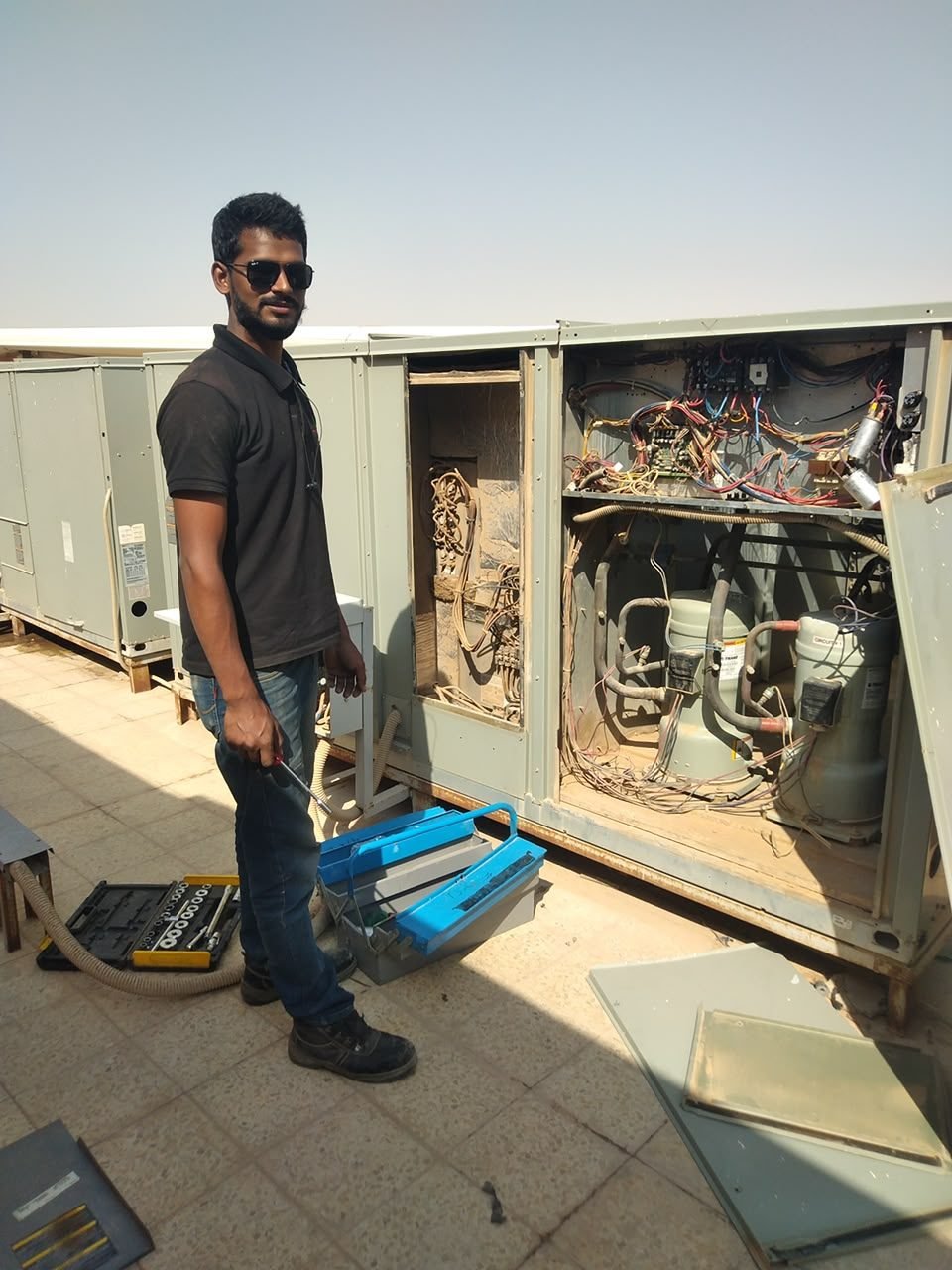 Chiller A/C Servicing field photo