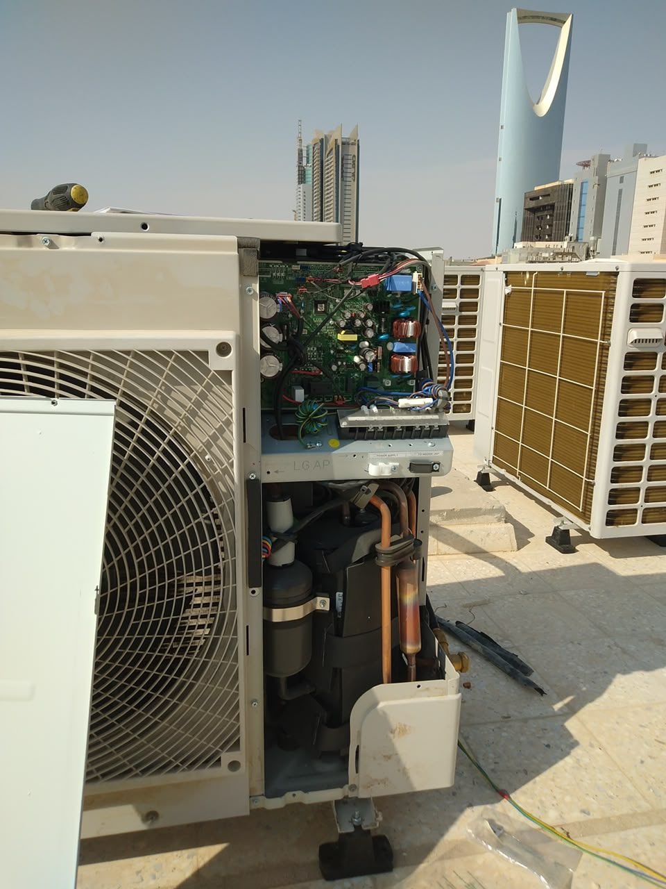 Chiller A/C Servicing field photo